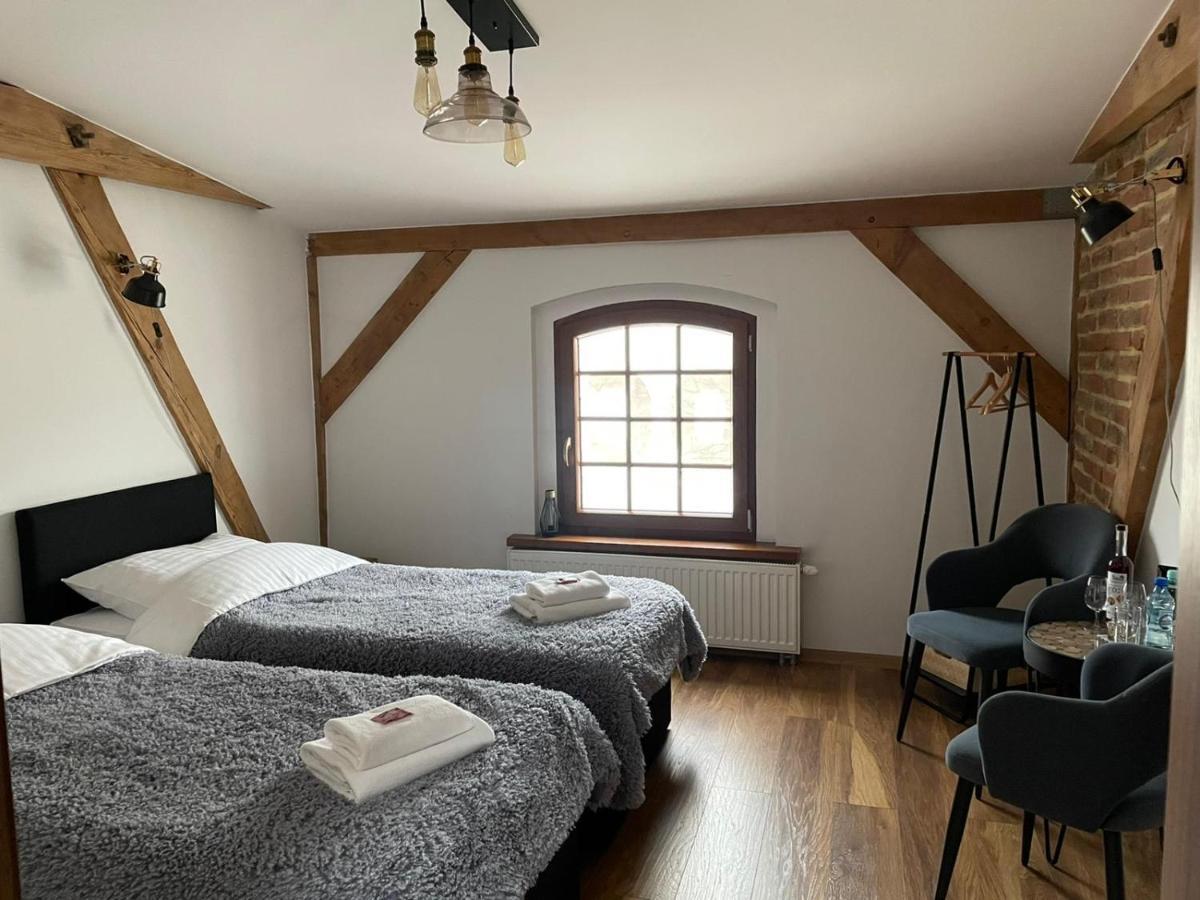 Miodosytnia Hotell Chwarszczany Exteriör bild
