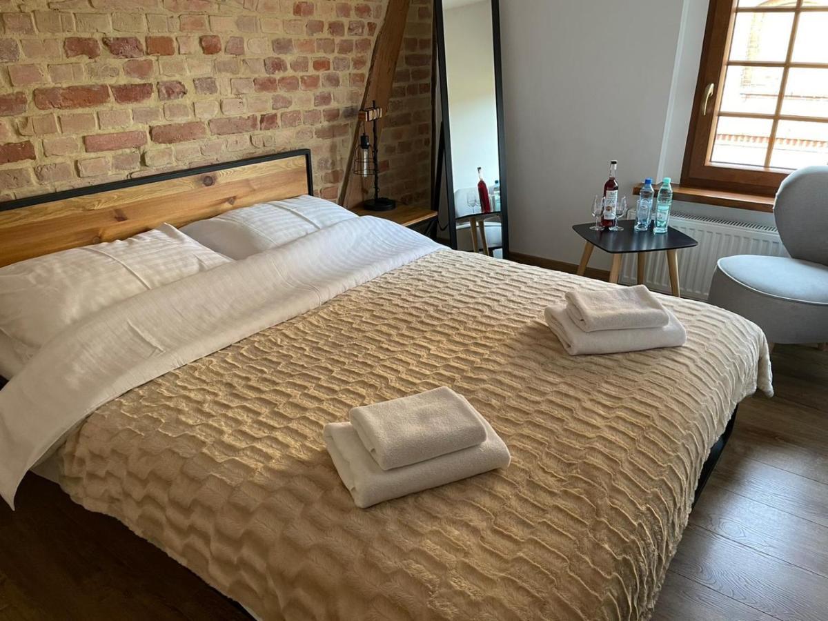 Miodosytnia Hotell Chwarszczany Exteriör bild
