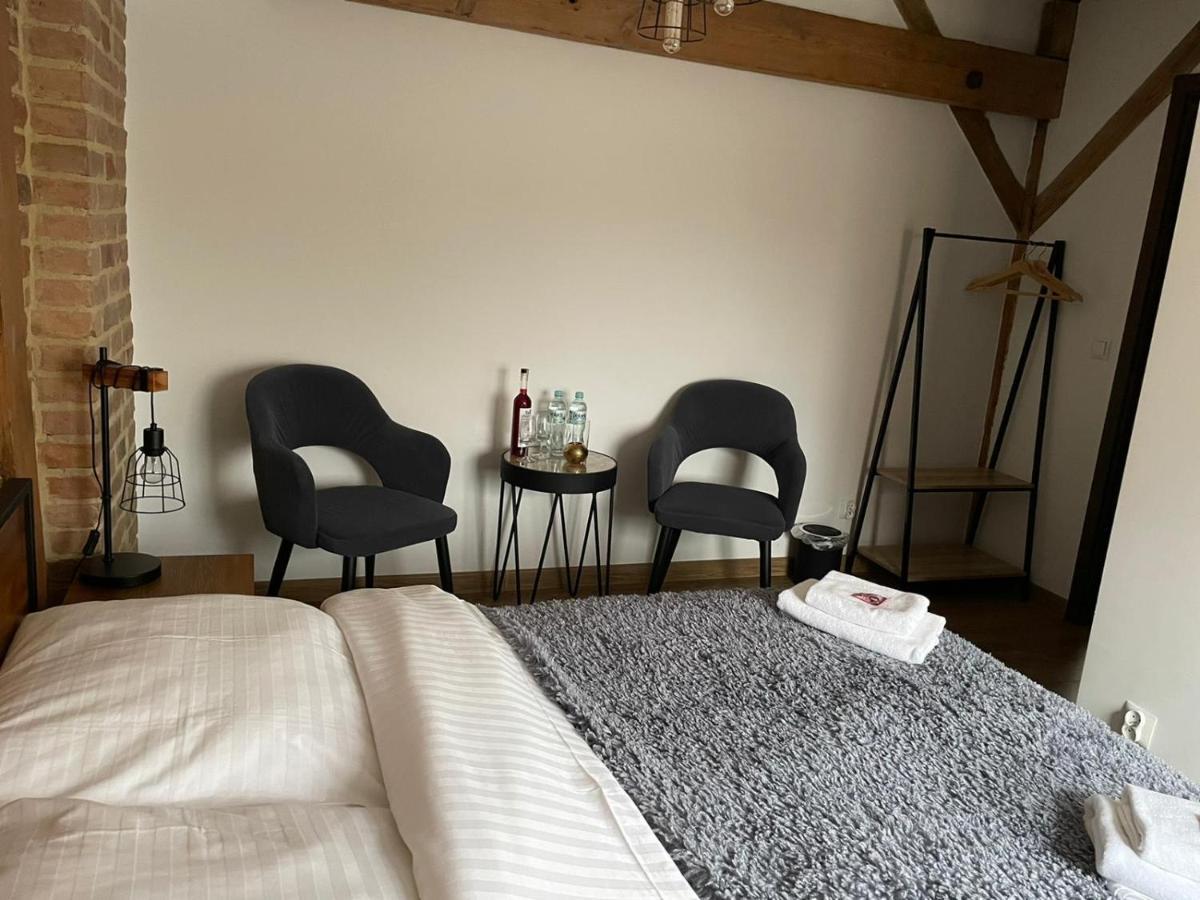 Miodosytnia Hotell Chwarszczany Exteriör bild