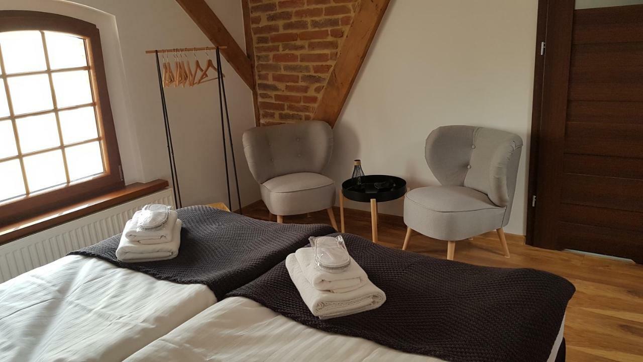 Miodosytnia Hotell Chwarszczany Exteriör bild