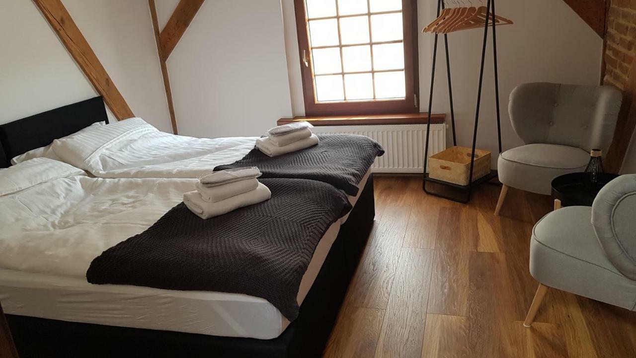 Miodosytnia Hotell Chwarszczany Exteriör bild